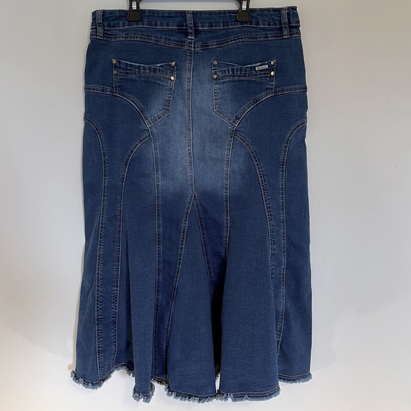 Esteez Women’s Denim Stretch Midi Skirt With Bottom Flare/Detailed StitchSize 10 - Picture 2 of 11